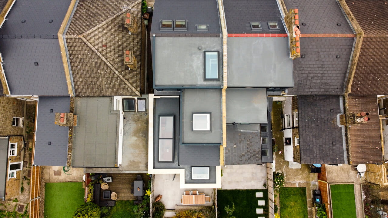 A view from above to the houses.